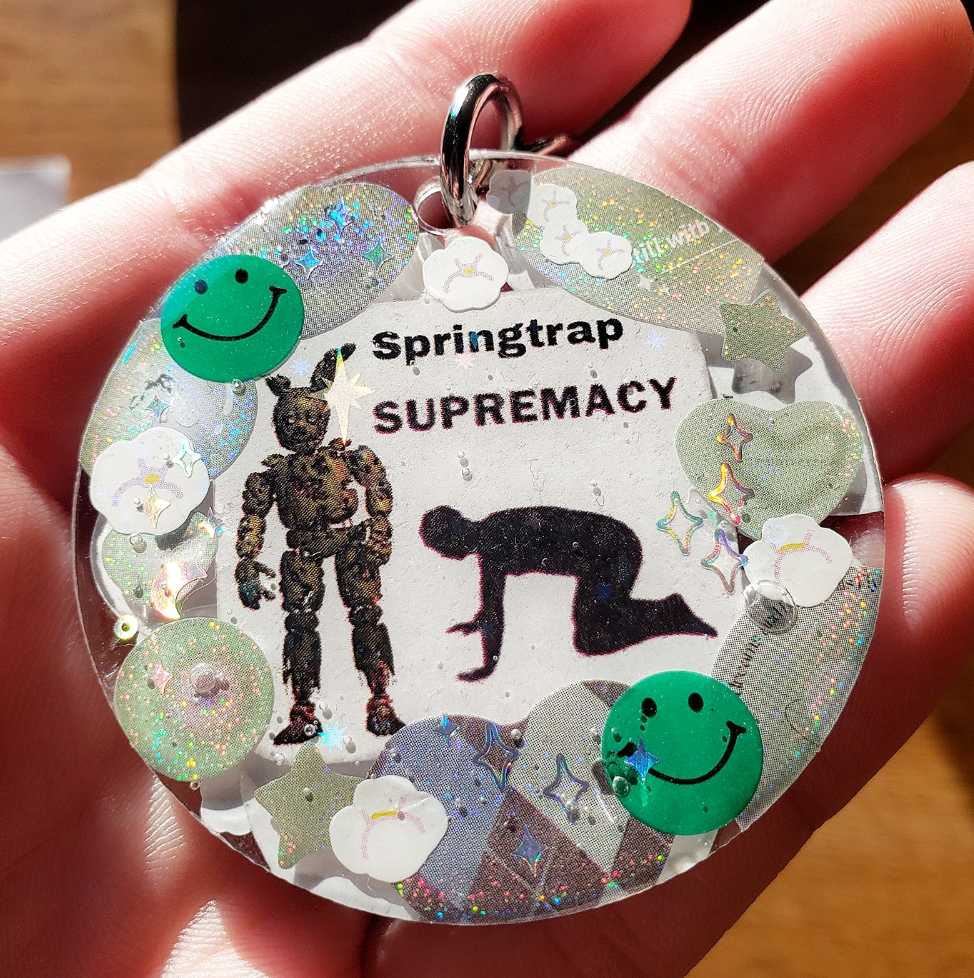 Spring Trap Keychain Springtrap Supremacy Keychain – Gloomacus