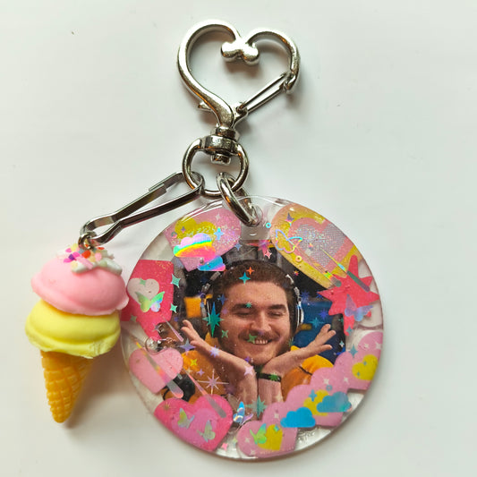 Jschlatt Keychain (Yellow+Pink)